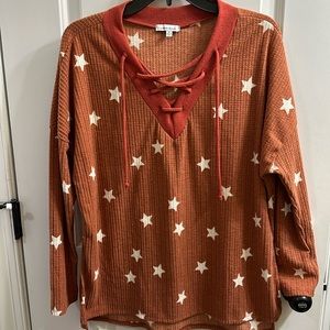 BNWOT White Birch Rust & White Lace Neck Star Print Thermal Top
